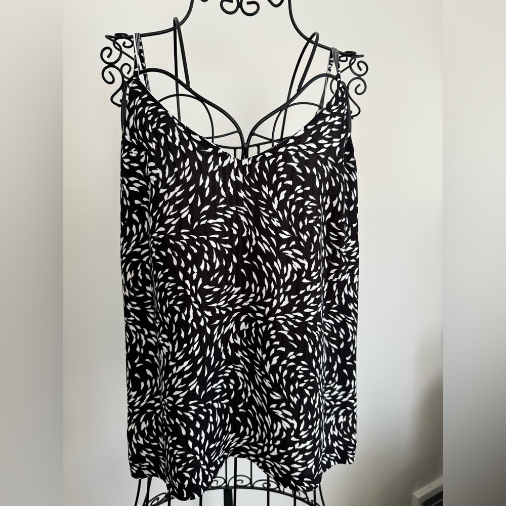 WHBM reversible Black and White Patterned Sleeveless Top